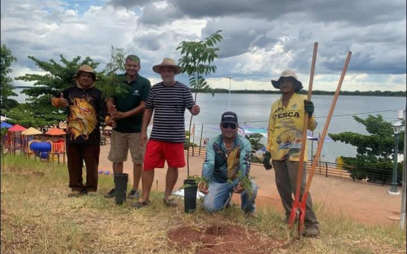 Fim de semana foi de plantio de mudas e “arrastão” de conscientização nas praias do Porto São José